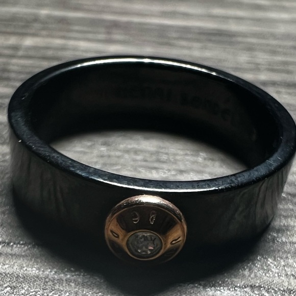 Henri Bendel ring - Picture 2 of 4